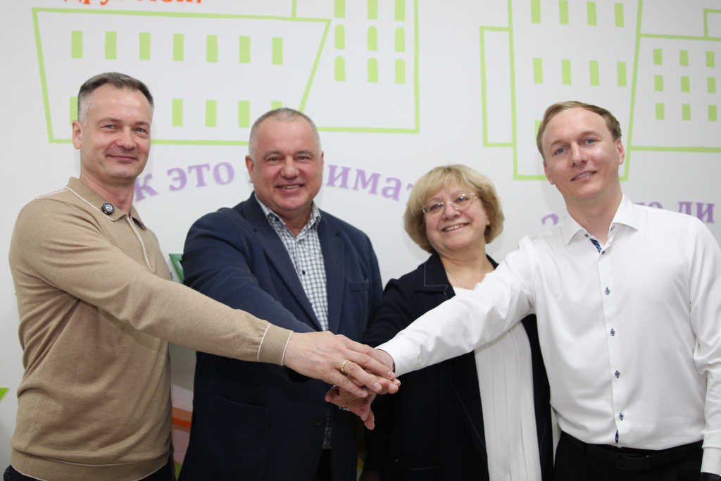 слева направо: Алексей Бузинный, Александр Сергиенко, Ольга Корабельникова, Владимир Бураков